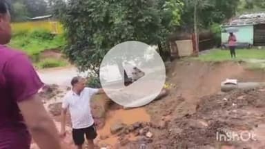 ब्यौहारी: बरसात में पुल बहने पर प्रशासन ने नहीं बनवाया, तो लोगों ने खुद की मरम्मत