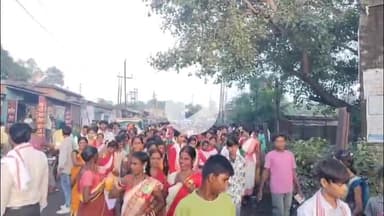 पतरातू: भुरकुंडा के नीचे धौड़ा में करम पर्व के समापन पर विशाल विसर्जन शोभा यात्रा निकाली गई