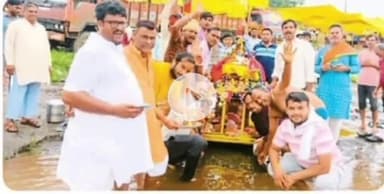 खालवा: खालवा नगर में डोल ग्यारस मनाई गई, डोला निकाला गया