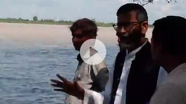 बाढ़ ग्रस्त क्षेत्रों का दौरा करने ग्रामीणों के बीच पहुंचे किसान नेता देवस्वरूप पटेल केंद्रीय राज्यमंत्री को दी जानकारी।