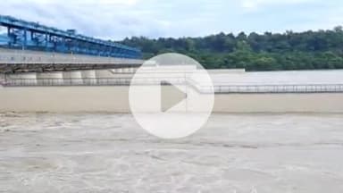 हरिद्वार: कोटेश्वर बांध से पानी छोड़ने के बाद हरिद्वार में गंगा का जलस्तर बढ़ा, भीमगोडा बैराज पर चेतावनी स्तर से पार बह रही गंगा