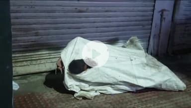 मथुरा: कृष्णा नगर में बोरे में लाश होने की सूचना से हड़कंप, पुलिस ने खोला कट्टा तो निकला शराबी