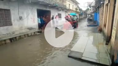 झालरापाटन: झालरापाटन में बारिश से बाढ़ जैसे हालात, कच्ची बस्तियों और कई गांवों में 4 फीट तक पानी भरा, दो गायें बह गईं