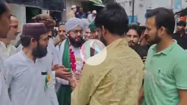 संभल: सदर कोतवाली इलाके में हयात नगर सराय तरीन में जश्ने ईद मिलादुन्नबी का जुलूस, इस साल भी बड़ी संख्या में लोग शामिल हुए