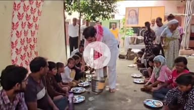 मथुरा: पूर्व ऊर्जा मंत्री एसएसपी एवं जिलाधिकारी ने बाढ़ से प्रभावित लोगों का जाना हाल, हाथों से परोसकर खिलाया खाना