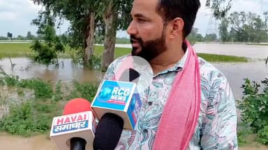 #Shahjahanpur 
 जनपद के ददरौल विधानसभा में रोड से जगह-जगह पानी ग्रामों में घुस रहा है जहां पर खालर की एरिया है। उसको लेकर प्रशासन से वार्ता की की तत्काल वहां पर बोरिया लगवा कर या पत्थर लगवा कर गांव का पानी रोका जा सकता है, जिससे काफी गांव ब