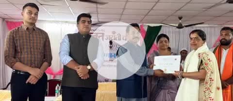कुआकोण्डा: दंतेवाड़ा जिले के 23 शिक्षकों को उत्कृष्ट कार्य के लिए किया गया सम्मानित