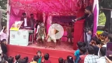 मझौलिया: मझौलिया प्रखंड क्षेत्र के रामनगर बनकट समेत विभिन्न जगहों पर शिक्षक दिवस धूमधाम से मनाया गया