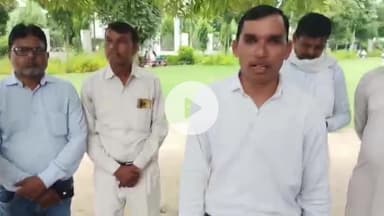 रामपुर: डॉ भीमराव अंबेडकर पार्क में UP प्रा. शिक्षा मित्र संघ के पदाधिकारियों ने नगर मजिस्ट्रेट के माध्यम से सीएम को भेजा ज्ञापन