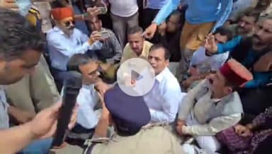 राजगढ़ी: बडकोट में पुलिस द्वारा युवक से मारपीट प्रकरण से मचा बवाल, सड़क पर बैठी क्षेत्र की जनता