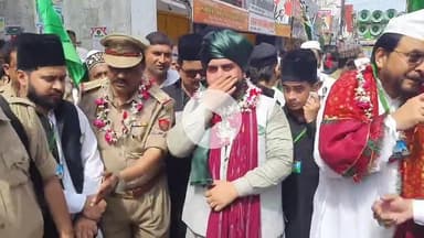 रामपुर: शुक्रवार को किले परिसर से 1500 वे ईद मिलाद उन-नबी के मौके पर जुलूसे मुहम्मदी का आयोजन किया गया