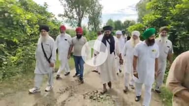 ਅੰਮ੍ਰਿਤਸਰ 2: ਸੁਲਤਾਨਵਿੰਡ ਦੀ ਸੰਗਤ ਵੱਲੋਂ ਹੜ ਪੀੜਤ ਪਿੰਡ ਦੂਜੋਵਾਲ ਵਿੱਚ ਘਰ-ਘਰ ਰਾਸ਼ਨ, ਦਵਾਈਆਂ ਅਤੇ ਟੋਰਚਾਂ ਦੀ ਸੇਵਾਂ