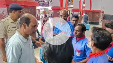 झांसी: मंडल रेल प्रबंधक ने विभिन्न कार्यस्थलों का निरीक्षण किया, कर्मचारियों के साथ संवाद कर कार्यप्रणाली का लिया जायजा