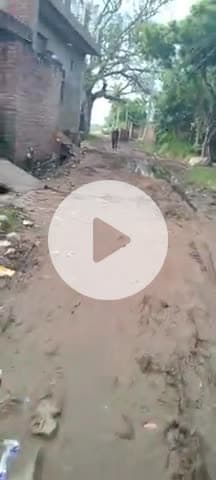 sasni ke gao tilothi kharab sadak ke doran nikalane me parwhani#hathras
#sasni@