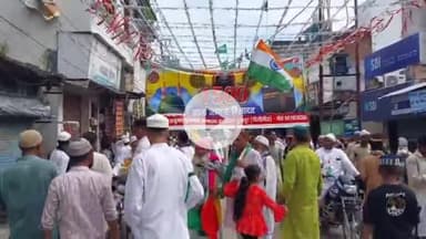 पूरनपुर: मोहल्ला करीमगंज से निकला जुलूस-ए-मोहम्मदी, डॉ. एपीजे अब्दुल कलाम को समर्पित झांकी सजाई गई