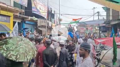 धौलपुर: शहर में बारावफात का जुलूस शांतिपूर्ण तरीके से निकाला गया