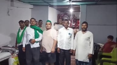 नौगावां सादात: पंजाब के लिए राहत सामग्री इकट्ठा करते भारतीय किसान यूनियन के पदाधिकारी