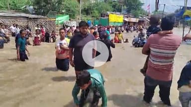 बाह: बटेश्वर में यमुना का कहर, मंदिर कॉरिडोर में भरा पानी, प्रशासन नदारद