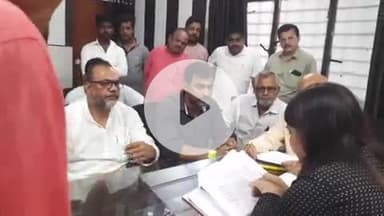 प्रतापगढ़: मालगोदाम रेलवे ओवरब्रिज मुआवजे को लेकर कांग्रेस ने सदर तहसील में किया विरोध, एसडीएम को सौंपा ज्ञापन