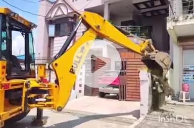 हरिद्वार: पॉश इलाके शिवालिकनगर में गरजी जेसीबी, होटलों और व्यावसायिक प्रतिष्ठानों के सालों से हुए अतिक्रमण तोड़े गए