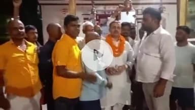 रफीगंज: चरकावां निचलीडिह वार्ड नं 13 के देवी स्थान के प्रांगण में शिशु संघ ने दुर्गा पूजा की तैयारी को लेकर की बैठक