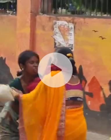 शराब के नशे में मल्हार पार्क शारदा लाज के सामने दो महिलाओं में जमकर हुई मारपीट विडियो हुआ वायरल सिंगरौली !