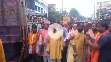 उतरौला: उतरौला में धूमधाम और श्रद्धा के साथ पिपरा घाट राप्ती नदी में गणेश प्रतिमाओं का किया गया विसर्जन