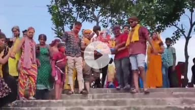 छिबरामऊ: शहर में बड़ी धूमधाम से निकाली गई गणेश विसर्जन शोभायात्रा, सुरक्षा व्यवस्था को लेकर पुलिस प्रशासन रहा मुस्तैद