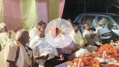 करछना: लिगदहिया गांव में एक कार्यक्रम का आयोजन कर विधायक को गांव की विभिन्न समस्याओं से कराया गया अवगत