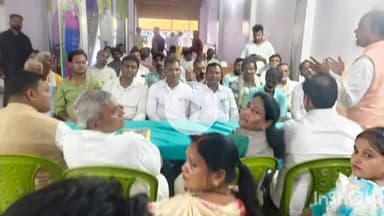 नवादा: राजद कार्यालय में विधान परिषद सदस्य और प्रवक्ता डॉ. उर्मिला ठाकुर ने आगामी विधानसभा चुनाव को लेकर की महत्वपूर्ण बैठक