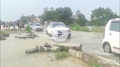 शाहजहांपुर: गर्रा नदी का जलस्तर उफान पर, जनजीवन अस्त-व्यस्त, हाईवे से कॉलोनियों तक बाढ़ ने मचाई तबाही, लोग घर छोड़ने को मजबूर