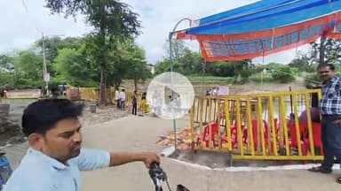 बीना: मोतीचूर घाट पर गणेश प्रतिमाओं के विसर्जन की तैयारी, घरों में विराजे गणपति को लेकर पहुंचे भक्त