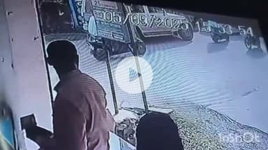 दुर्ग: दुर्ग में चेन स्नेचिंग का CCTV फुटेज आया सामने, स्टेशन रोड पर तीन युवक दिखे