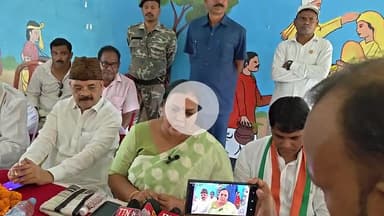 ग्रामीण विकास मंत्री श्री दीपिका पाण्डेय सिंह फ़ोशिल पार्क मंडरो में जिला अध्यक्ष प्रखण्ड अध्यक्ष पद पर चुनाव हेतु बैठक