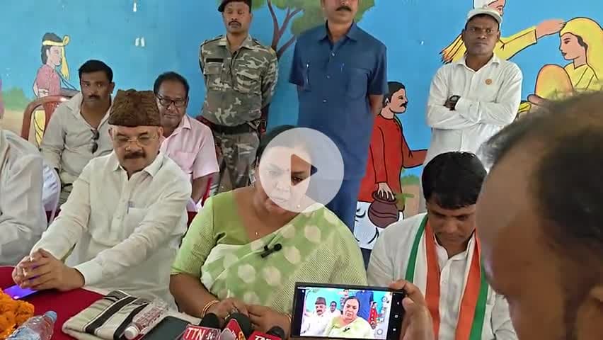 ग्रामीण विकास मंत्री श्री दीपिका पाण्डेय सिंह फ़ोशिल पार्क मंडरो में जिला अध्यक्ष प्रखण्ड अध्यक्ष पद पर चुनाव हेतु बैठक