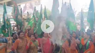 नवादा: नवादा में पूर्व राज्य मंत्री राजबल्लभ यादव के विवादित बयान पर उनका पुतला फूंका गया