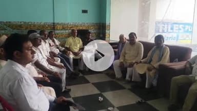 रफीगंज: रफीगंज शहर के राजा बिगहा स्थित एक भवन में समाज सेवा समिति मगध बिहार की सदस्यों की बैठक हुई