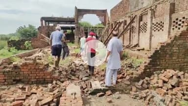 ਅੰਮ੍ਰਿਤਸਰ 2: ਅੰਮ੍ਰਿਤਸਰ ਦੀ ਰਾਧਾ ਕ੍ਰਿਸ਼ਨ ਕਲੋਨੀ 'ਚ ਡੇਰੀ ਦੀ ਛੱਤ ਡਿੱਗੀ, ਡੰਗਰ ਜ਼ਖ਼ਮੀ, ਮਾਲਕ ਨੇ ਸਰਕਾਰ ਕੋਲ ਮੁਆਵਜ਼ੇ ਦੀ ਮੰਗ ਕੀਤੀ