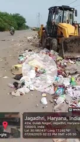 जगाधरी: जगाधरी के त्रिकोणी चौक बायपास रोड पर कचरा फैलने से राहगीर परेशान