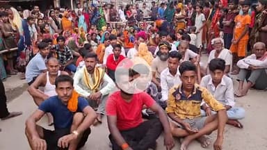 महनार: लावापुर-मिश्री चौक मार्ग पर बाइक की टक्कर से घायल 65 वर्षीय व्यक्ति की मौत, लोगों ने लगाया जाम