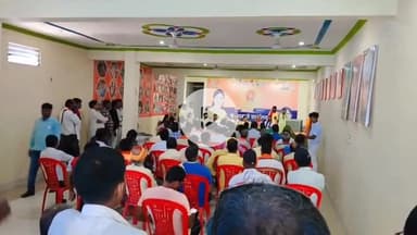 मड़ियाहू: : डॉ. सोनेलाल पटेल के परिनिर्वाण दिवस की तैयारियों पर चर्चा, अपना दल (एस) की मासिक बैठक सम्पन्न हुई