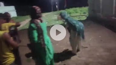 पैलानी  के कस्बा नंबर 10 पीर बिया बनी बाबा के पास एक गर में निकला  जहां गर में मां बाप  बेटी मौजूद थी  सौर मचाया पूरा