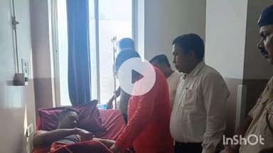 मेदिनीनगर (डालटनगंज): पाकी विधायक ने अस्पताल में घायल जवान रोहित से मुलाकात की, शहीदों को दी श्रद्धांजलि