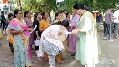 चूरू: चूरू में वरिष्ठ अध्यापक परीक्षा आयोजित, सेंटरों पर परीक्षार्थियों की हुई सघन जांच