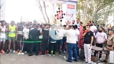 देहरादून: नशा मुक्ति के संकल्प के साथ युवाओं ने दौड़ लगाई, मंत्री गणेश जोशी ने किया मैराथन का शुभारंभ