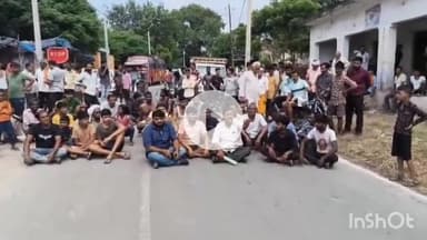 मैनपुरी: ग्राम परोंख में मंदिर की दीवार तोड़ने पर नाराज ग्रामीणों ने लगाया जाम