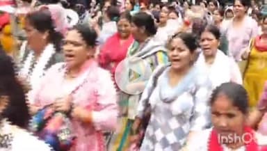 देहरादून: चिटफंड घोटाले के मामले में निवेशकों ने किया सीएम आवास की ओर कूच