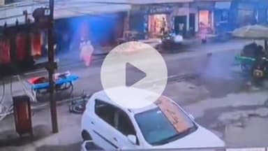 हरिद्वार: ज्वालापुर में बिजली के ट्रांसफार्मर पर आकाशीय बिजली गिरने से मची अफरा-तफरी, चंद सेकंड में जलकर हुआ राख