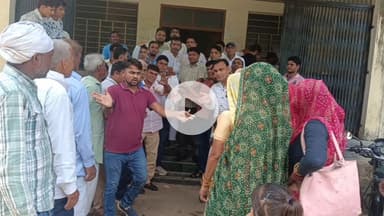 भुसावर: भुसावर में अति दृष्टि से बाजरे की फसल हुई बर्बाद, कांग्रेस कमेटी के कार्यकर्ताओं ने सौंपा ज्ञापन