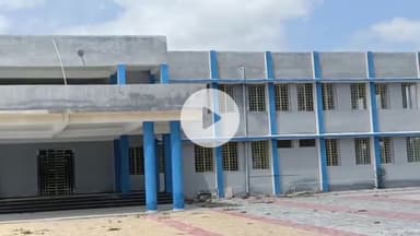 बीना: खिमलासा में निर्माणाधीन महाविद्यालय भवन का काम समय से पूरा नहीं होने पर विद्यार्थियों ने किया प्रदर्शन